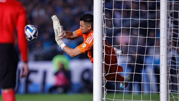Otra vez Sergio Romero salva a Boca en los penales en la Copa Argentina