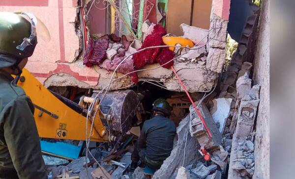 Trágicas historias de muerte en Marruecos tras terremoto: ya se habla de más de 2.100 fallecidos