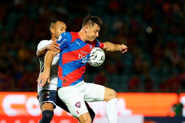 Versus / Pasó de todo: Gol convalidado a Cerro, enojo en banca de Nacional y expulsión de Pumpido