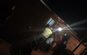 ¡Un hombre asesinó a su pareja a cuchillazos e hirió a su hija péndex!