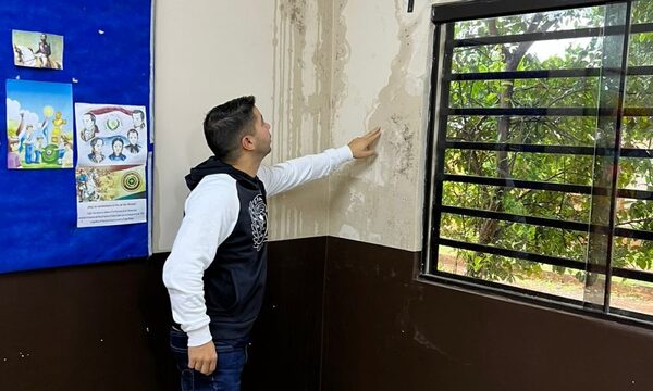 Reparación de escuela en Santa Ana costó G. 908 millones, hace agua por todos lados