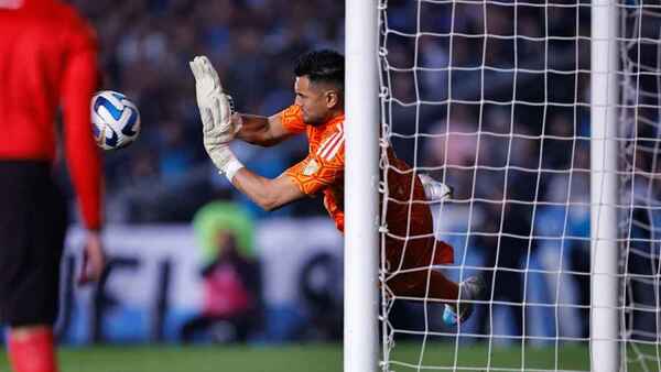 Otra vez Sergio Romero salva a Boca en los penales en la Copa Argentina