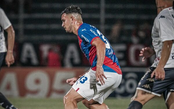 Versus / Fabrizio Peralta: "Empatar en un equipo grande es como si fuera perder"