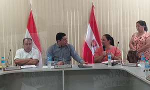 Sesión comienza solo con siete concejales a causa de los raboneros
