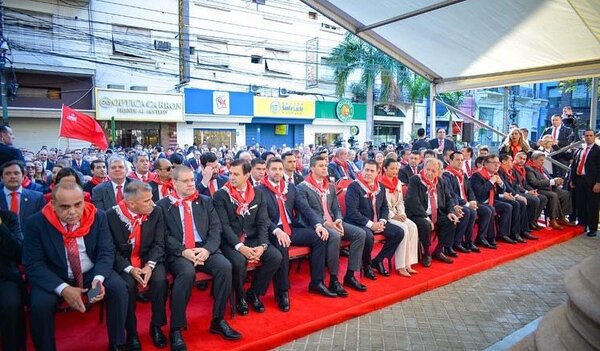 La ANR celebra 136 aniversario de su fundación con presencia de Peña - .::Agencia IP::.
