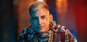 Cantante de cumbia argentino L-Gante deja la cárcel después de tres meses