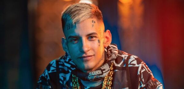 Cantante de cumbia argentino L-Gante deja la cárcel después de tres meses