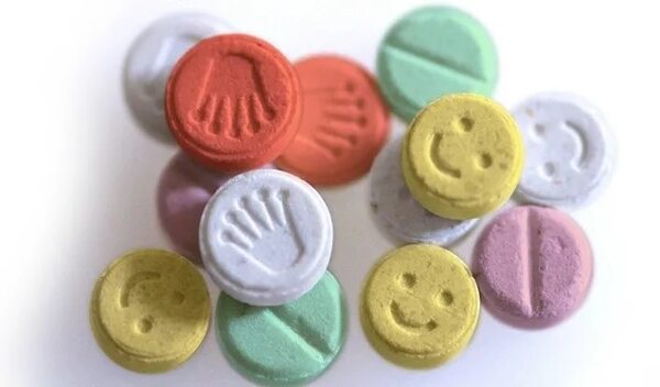Senad alerta sobre 15 drogas que jóvenes consumen en fiestas - Nacionales - ABC Color