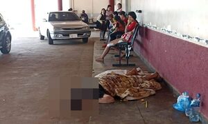 Postrados en el pasillo de Hospital de Traumas de CDE hasta defecan en el lugar