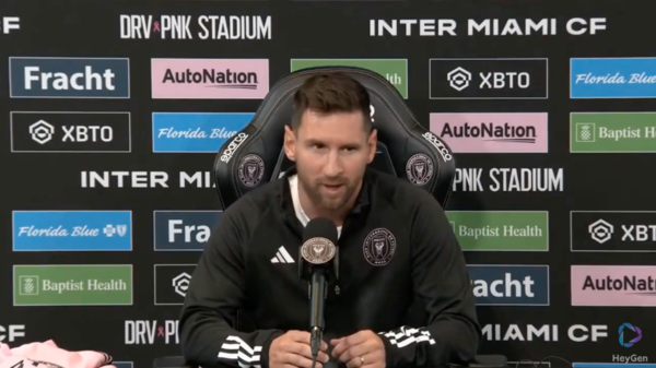 Versus / ¡Increíble! Lionel Messi hablando inglés por primera vez