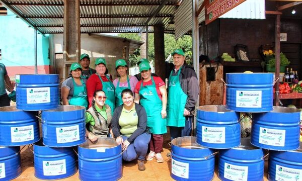 Entregan kits de salubridad a la asociación de vendedores del mercado municipal de Hernandarias