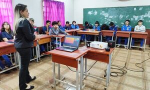 Realizan charlas en escuelas en el marco de la campaña Setiembre Amarillo 