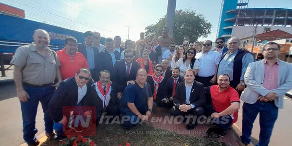 DIRIGENTES DE LA ANR EN ENCARNACIÓN RINDIERON HOMENAJE AL GRAL. BERNARDINO CABALLERO - Itapúa Noticias
