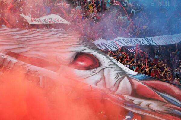 ¡Ape ha pepe! La hinchada cerrista pide por él nomás luego