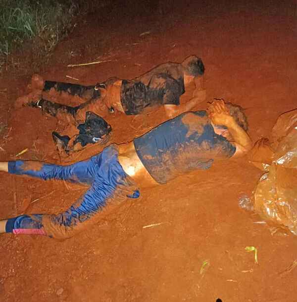 Casi linchan a dos cuatreros en plena faena de un toro
