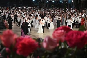 Unas 100 debutantes harán su presentación en sociedad en el Club Centenario este viernes 15 - Sociales - ABC Color