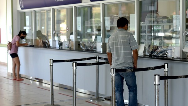 Está por perder un ojo y por falta de insumos no le operan