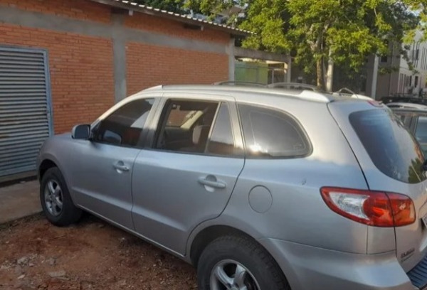 Auto robado fue abandonado en el Hospital San Pablo