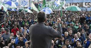 La Nación / A un mes de las elecciones, Massa exime de impuesto a trabajadores