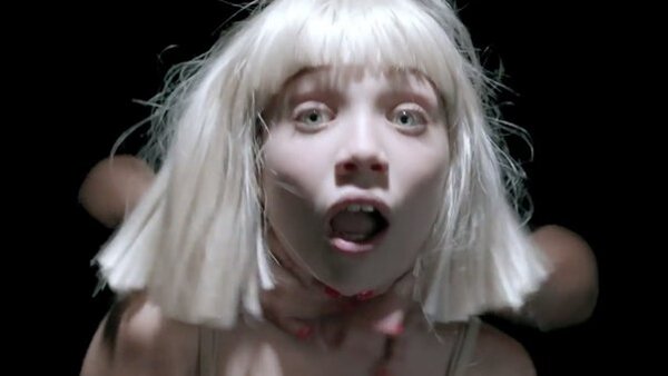 La rara relación entre la cantante Sia y su bailarina Maddie Ziegler
