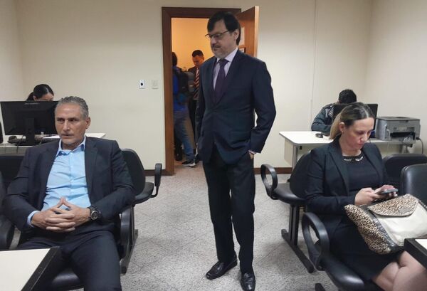 Otorgan libertad ambulatoria a exministro de la Seprelad - Megacadena