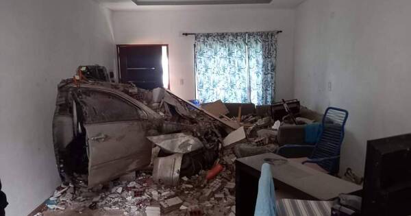 La Nación / Médico falleció tras chocar contra una vivienda en Encarnación