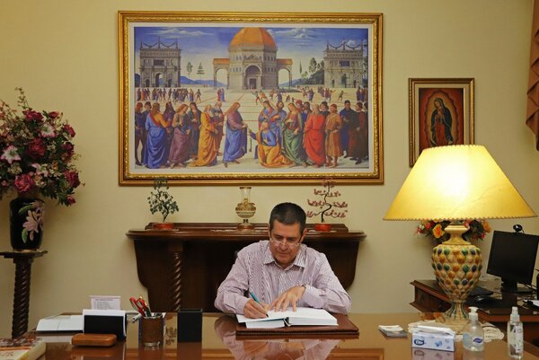 Horacio Cartes dice que el cambio pol铆tico en Paraguay puede darse desde gobernantes del Partido Colorado - Revista PLUS