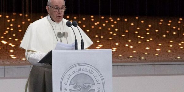Francisco pide a políticos y religiosos del mundo «audacia» para superar las guerras - El Independiente