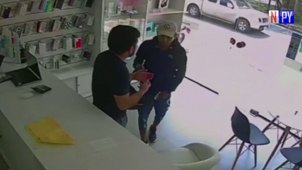 Empleado frustra un robo al enfrentarse a un delincuente