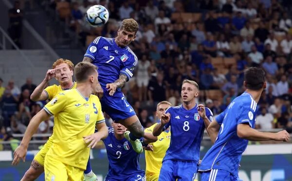 Italia espanta los fantasmas y vuelve a depender de si misma - Fútbol Internacional - ABC Color