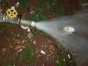 Adictos acechan al hospital de Ñemby, roban hasta el medidor de agua y aprietan a pacientes - Policiales - ABC Color