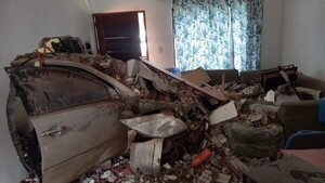 Médico muere al chocar su vehículo contra una vivienda en Encarnación