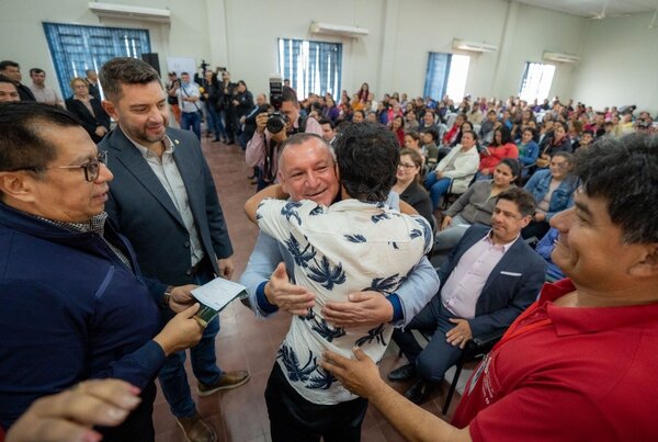 Gobernador de Ñeembucú resalta el gran compromiso del Gobierno en la lucha contra la pobreza - .::RADIO NACIONAL::.