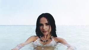 Becky G lanzará su nuevo álbum Esquinas el próximo 28 de setiembre