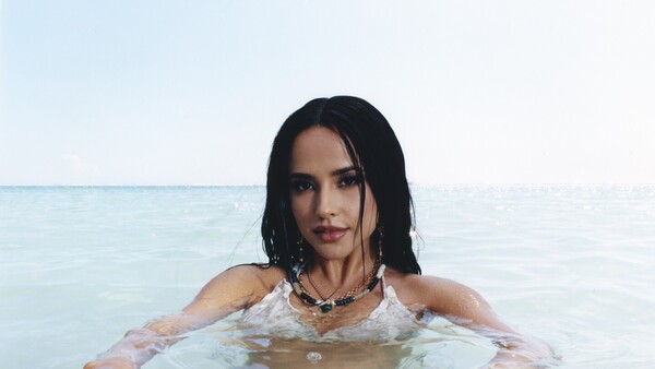 Becky G lanzará su nuevo álbum Esquinas el próximo 28 de setiembre