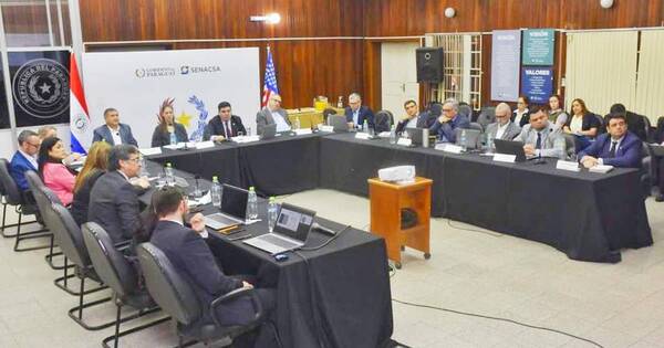 La Nación / Especialistas del USDA visitan nuestro país para el fortalecimiento del sector avícola
