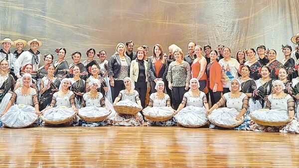 Rinden tributo a Mamacha Duarte hoy en el Municipal