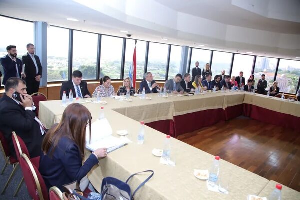 Descomunal corrupción en merienda escolar, revela Contraloría - Política - ABC Color