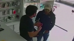 Empleado frustra un robo al enfrentarse a un delincuente - Noticiero Paraguay