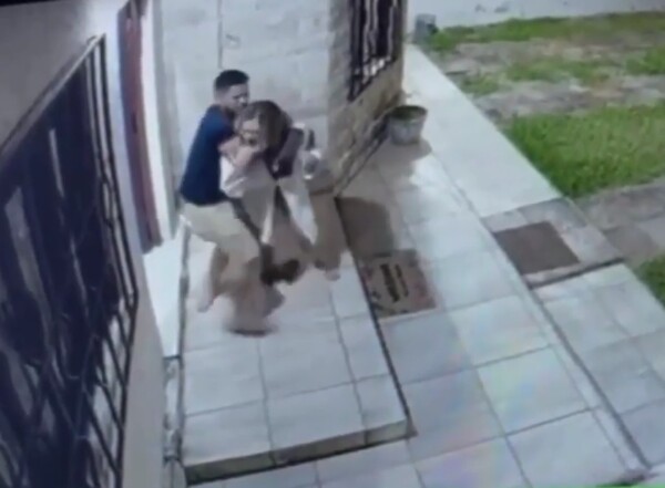 Concepción: Mujer denuncia a un joven por acoso y agresión física - Unicanal