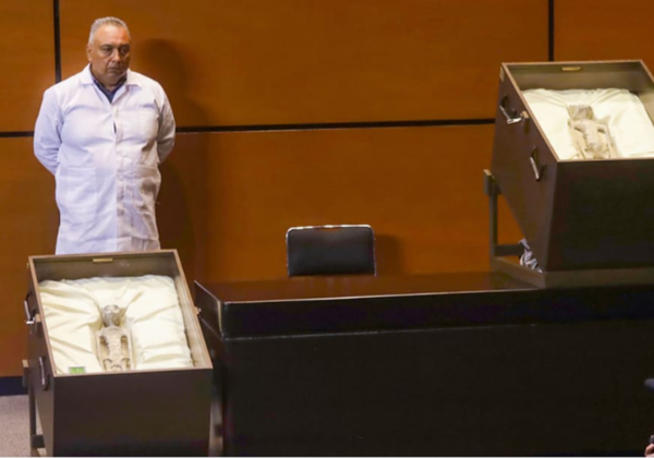 Hace alguna horas: Se presentaron dos cuerpos 'no humanos' en el congreso de México (Video) » San Lorenzo PY