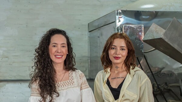 DISEÑADORAS FABRICAN CUERO A BASE DE MANGO