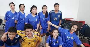 La Nación / Séptimo segunda se impone en vóley