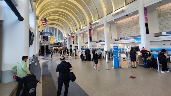 Hallan sin vida a un paraguayo en el aeropuerto de Los Ángeles