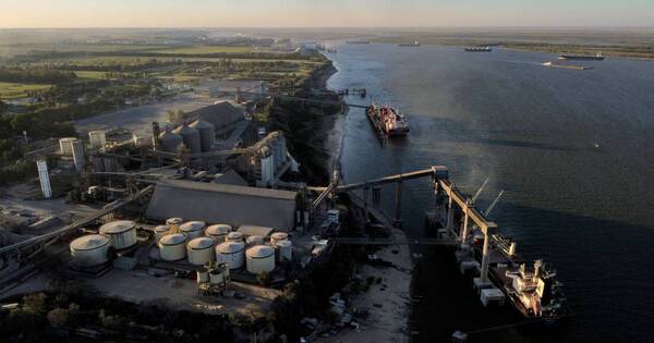 La Nación / Latorre: “Mercosur tiene que realizar el mayor esfuerzo para restituir la libre navegación de la hidrovía”