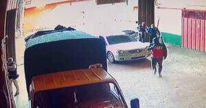 La Nación / Mañanero asalto a depósito y robo de camión cargado de electrónicos en el Este