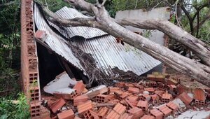Fuerte temporal en el norte deja varias viviendas destechadas y causa cuantiosos daños materiales - .::RADIO NACIONAL::.