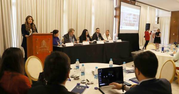 La Nación / Realizan jornada de capacitación sobre prevención de lavado de activos
