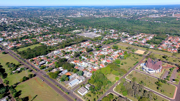 Itaipu, lado brasilero, anuncia venta de casas para financiar proyectos sociales - La Clave