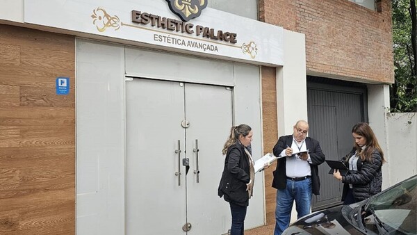 Salud clausura clínica estética tras denuncia de mala praxis con metacrilato